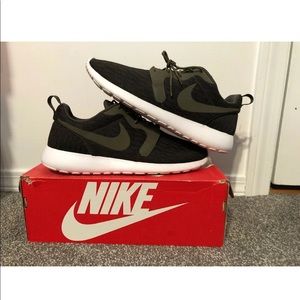 Nike Roshe One KJCRD size 11.5